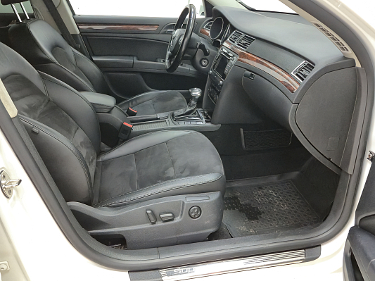 Skoda Superb, 2011 года, пробег 244818 км