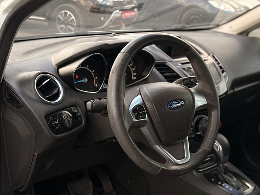 Ford Fiesta Trend, 2016 года, пробег 130290 км