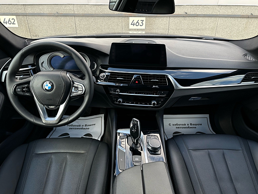 BMW 5 серии 530i xDrive Luxury, 2017 года, пробег 235000 км