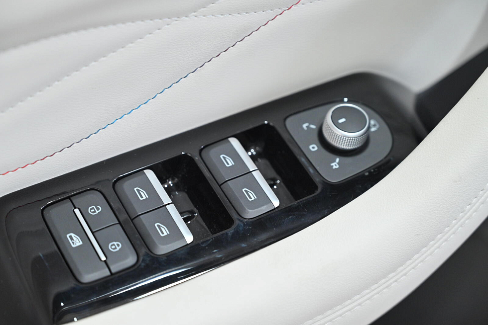 Geely Monjaro Люкс (2023-2025), белый