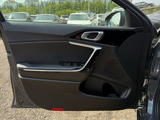 Kia Ceed Luxe, 2018 года, пробег 131153 км