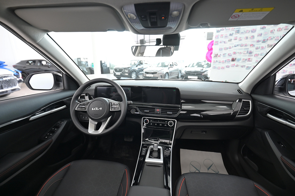 Kia Seltos Deluxe Edition, белый