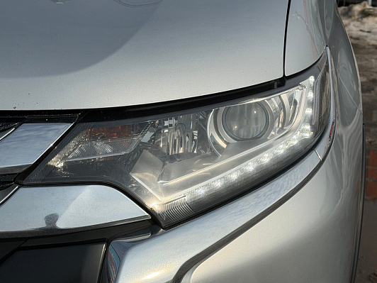 Mitsubishi Outlander Intense, 2016 года, пробег 210921 км