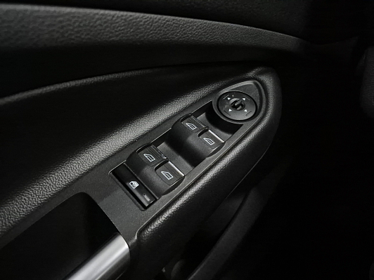 Ford Kuga Trend Plus (2017), 2018 года, пробег 107260 км