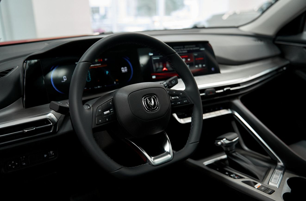 Changan CS35 Plus Техно, красный