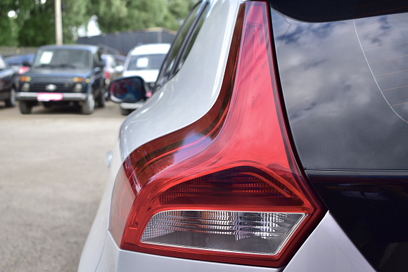 Volvo V40, 2013 года, пробег 198400 км