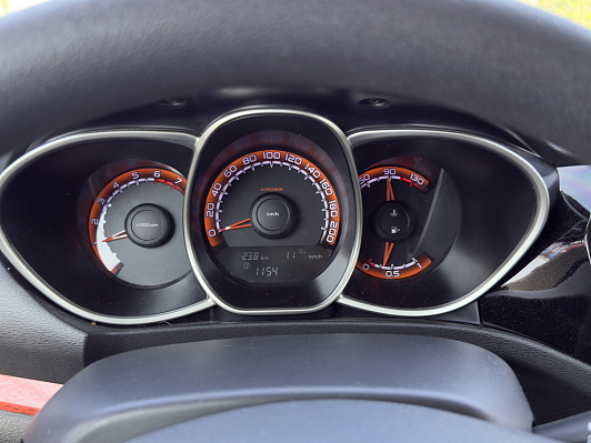 Lada (ВАЗ) Vesta Luxe Multimedia (2017-2019), 2019 года, пробег 76000 км