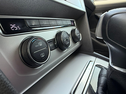 Volkswagen Passat Comfortline, 2018 года, пробег 242000 км