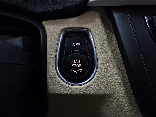 BMW 3 серии 316i SE, 2013 года, пробег 263891 км