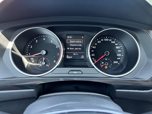 Volkswagen Tiguan Highline, 2019 года, пробег 90406 км