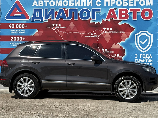Volkswagen Touareg, 2011 года, пробег 195000 км