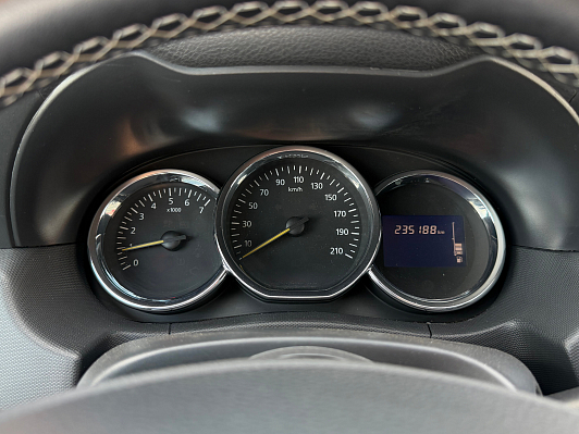 Renault Duster Privilege, 2015 года, пробег 235000 км