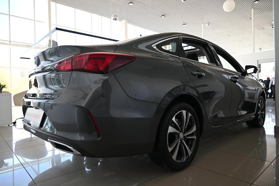 Changan Eado Plus Техно, серый