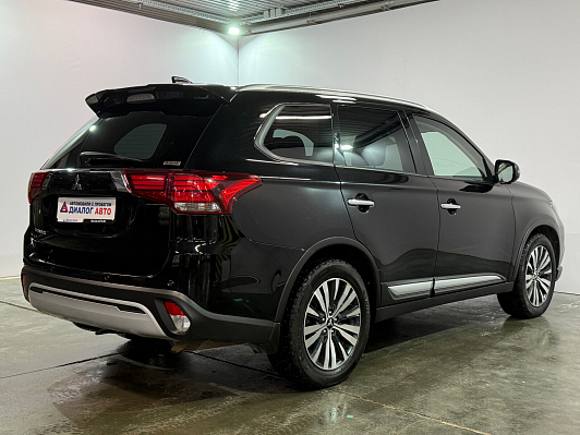 Mitsubishi Outlander Instyle, 2020 года, пробег 106578 км
