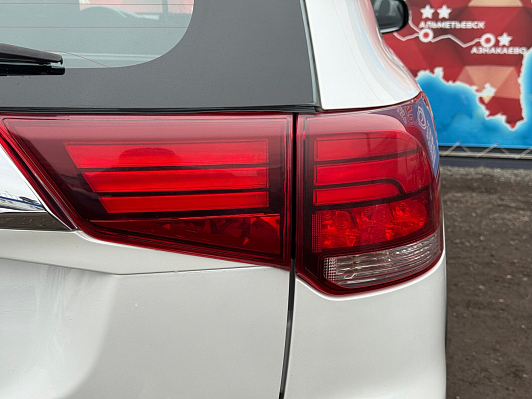 Mitsubishi Outlander Intense, 2018 года, пробег 172000 км