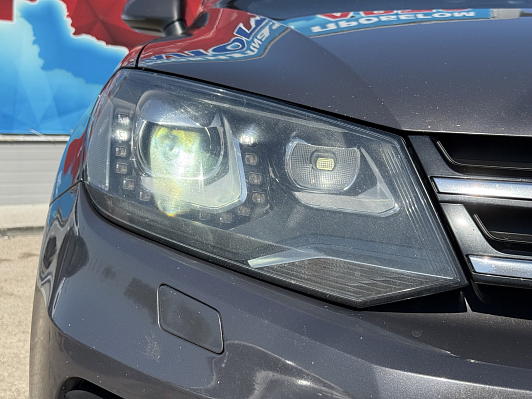 Volkswagen Touareg, 2011 года, пробег 195000 км