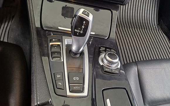 BMW 5 серии, 2016 года, пробег 235039 км