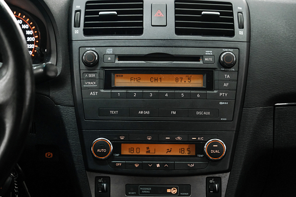 Toyota Avensis, 2009 года, пробег 211411 км