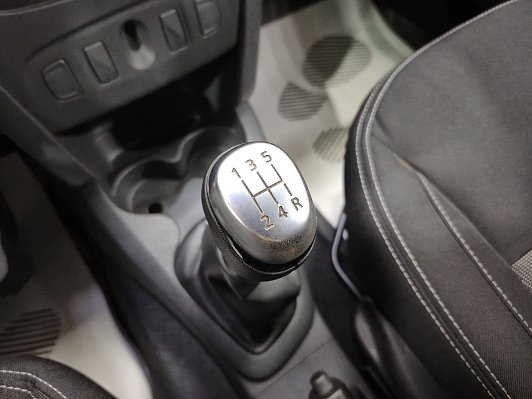 Renault Logan Stepway Life, 2021 года, пробег 133787 км