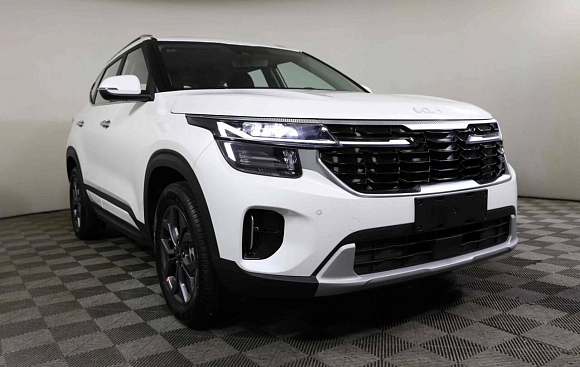 Kia Seltos Deluxe Edition, белый