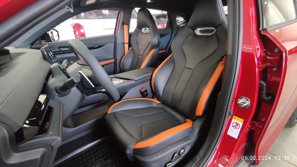 Changan UNI-V Tech, красный