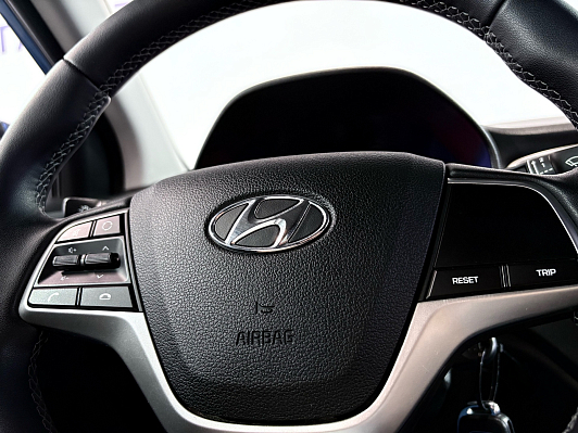 Hyundai Solaris Специальная Серия "10 лет" + Comfort, 2021 года, пробег 64726 км
