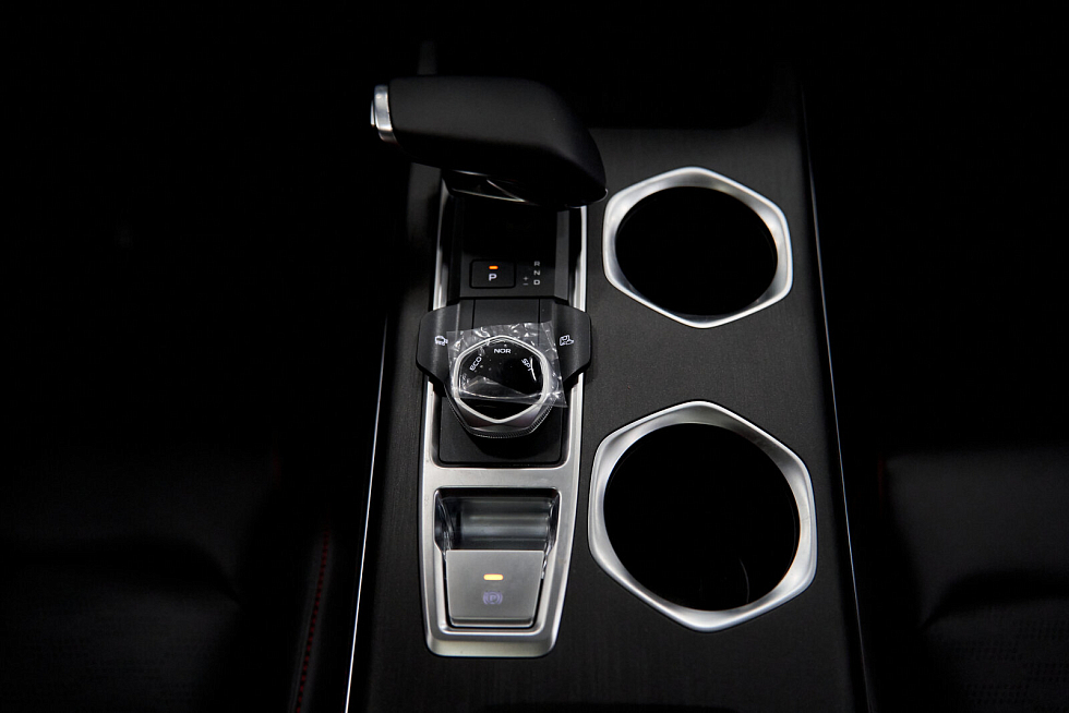 Changan UNI-S Техно, красный