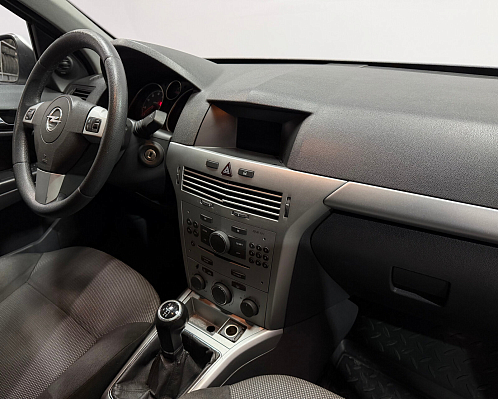 Opel Astra, 2012 года, пробег 157391 км