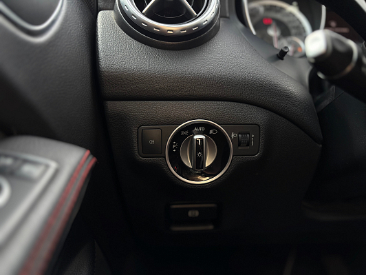 Mercedes-Benz GLA GLA 250 4MATIC Особая серия, 2015 года, пробег 177393 км