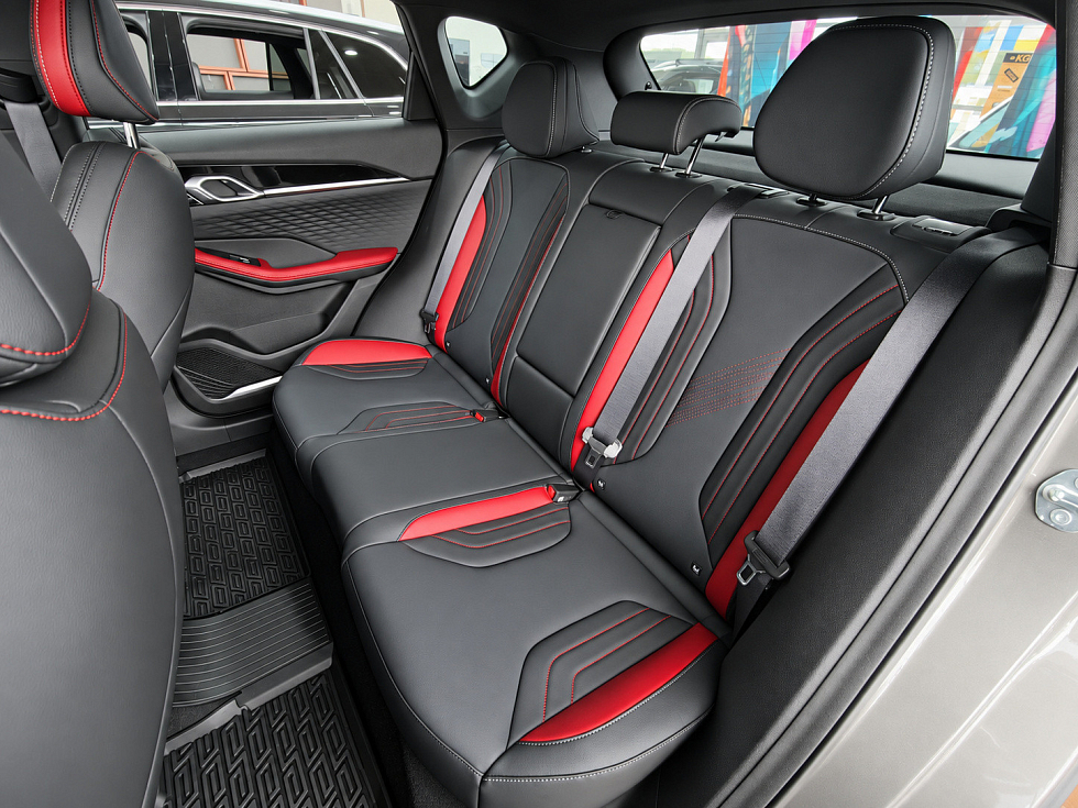 Geely Coolray Эксклюзив, серый