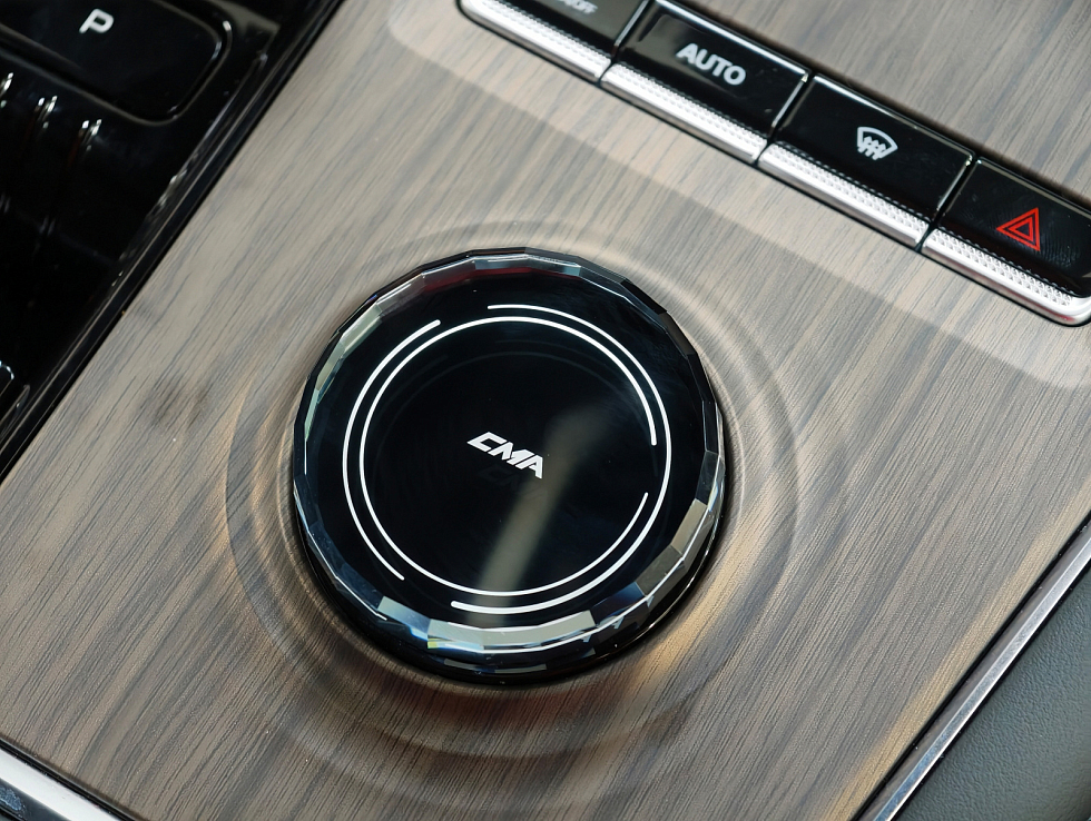 Geely Monjaro Флагман, зеленый