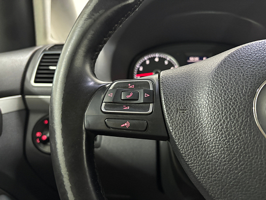 Volkswagen Touran Highline, 2014 года, пробег 187302 км