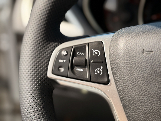 Lada (ВАЗ) Vesta Luxe Multimedia, 2019 года, пробег 98000 км