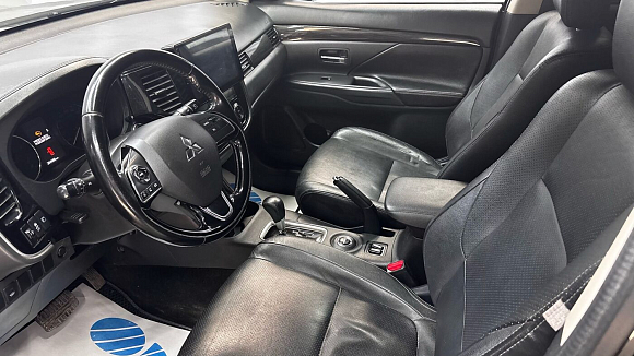 Mitsubishi Outlander Instyle, 2016 года, пробег 206200 км