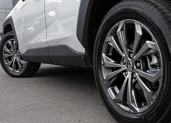 Toyota RAV4 Adventure Plus, белый