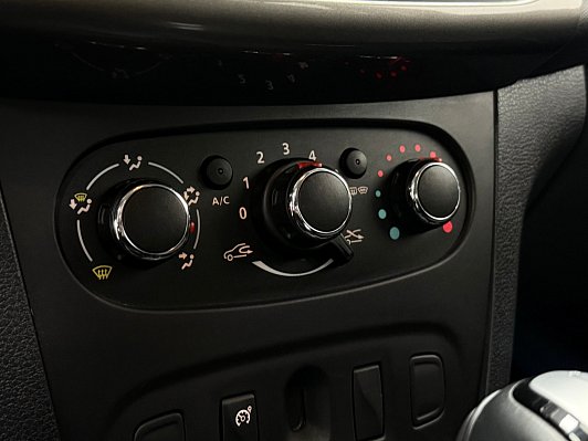 Renault Sandero Confort, 2016 года, пробег 87000 км