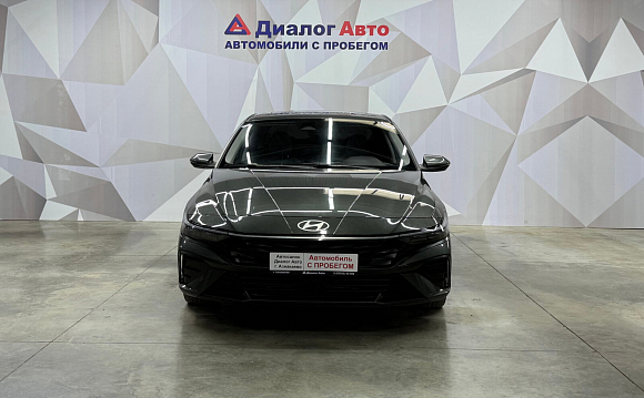 Hyundai Elantra LUX, 2023 года, пробег 76279 км