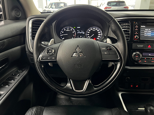 Mitsubishi Outlander Instyle, 2017 года, пробег 113625 км