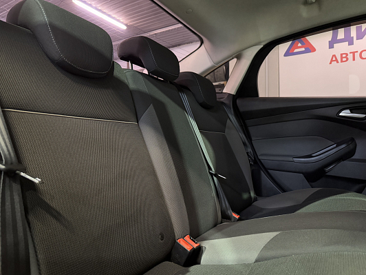 Ford Focus SYNC Edition, 2015 года, пробег 255000 км