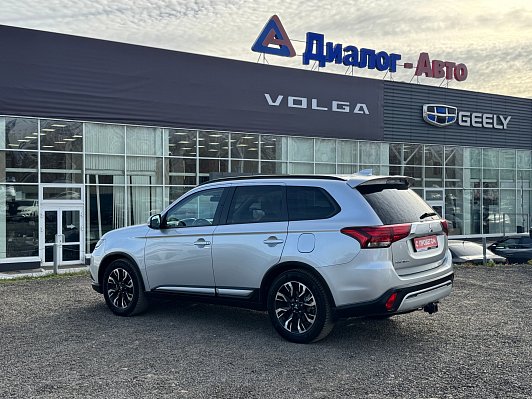 Mitsubishi Outlander Intense+, 2021 года, пробег 151139 км