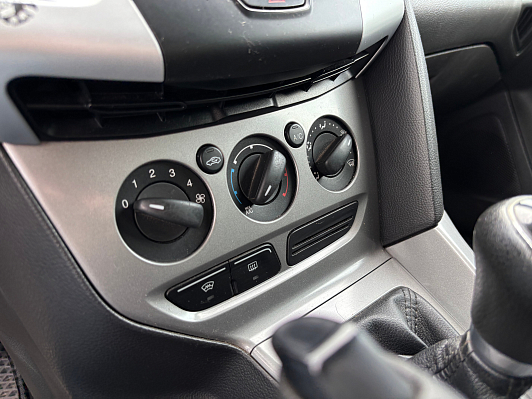 Ford Focus SYNC Edition, 2013 года, пробег 216020 км