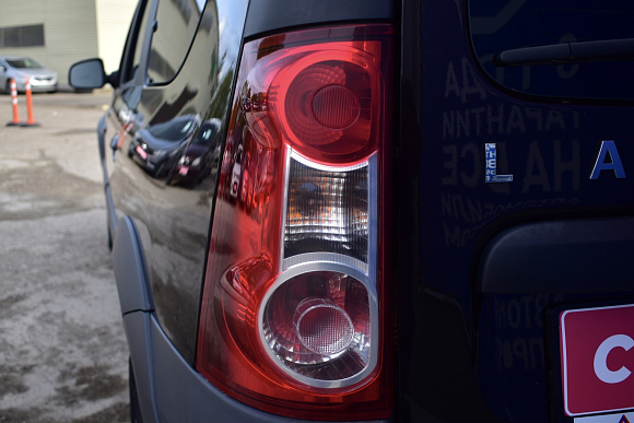 Lada (ВАЗ) Largus Luxe Glonass (7 мест) (2018-2019), 2020 года, пробег 83100 км