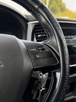 Mitsubishi Outlander Invite, 2021 года, пробег 59640 км