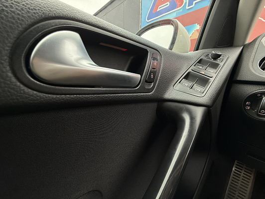 Volkswagen Tiguan Avenue, 2013 года, пробег 272000 км