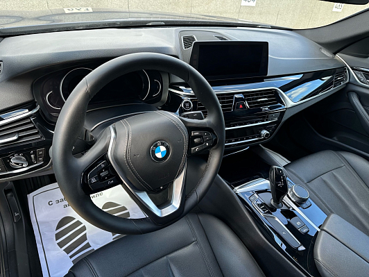 BMW 5 серии 530i xDrive Luxury, 2017 года, пробег 235000 км