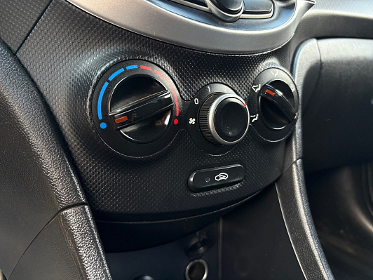 Hyundai Solaris Active, 2015 года, пробег 160426 км