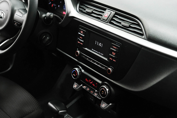 Kia Rio Luxe, 2021 года, пробег 74500 км