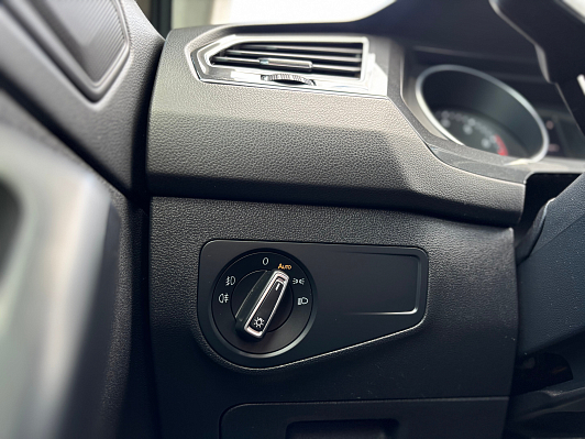 Volkswagen Tiguan CONNECT, 2019 года, пробег 176079 км