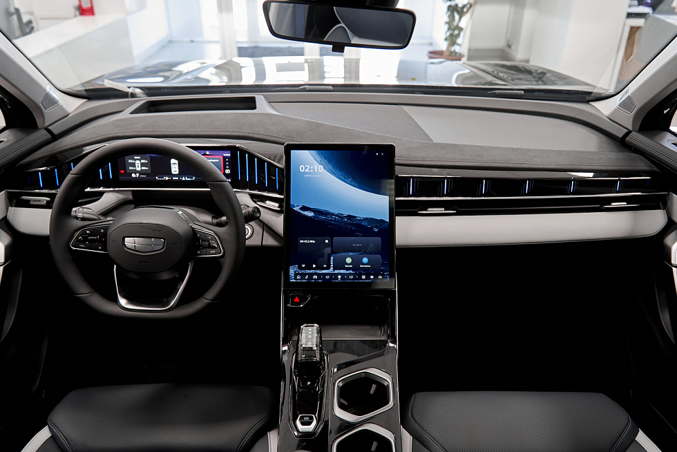 Geely Atlas Flagship Sport, зеленый