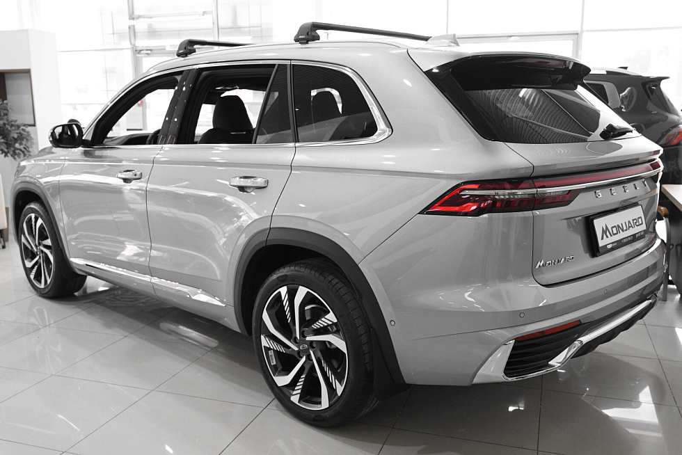 Geely Monjaro Флагман, серебряный